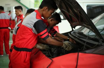 Teknik Kendaraan Ringan Otomotif (TKRO)