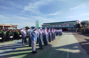 Kenakan Seragam Ma’arif, SMK NU 01 Kendal Bersama TK, MI, SMP, MTs dan SMA dibawah Yayasan AL-Hidayah Selenggarakan Upacara HUT RI Ke – 78