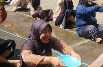 Doa Bersama dan Lomba Tradisional Warnai Peringatan HUT ke-79 RI di SMK NU 01 Kendal